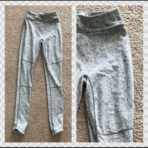 Gymshark Fleur Texture Grey ankle length XS